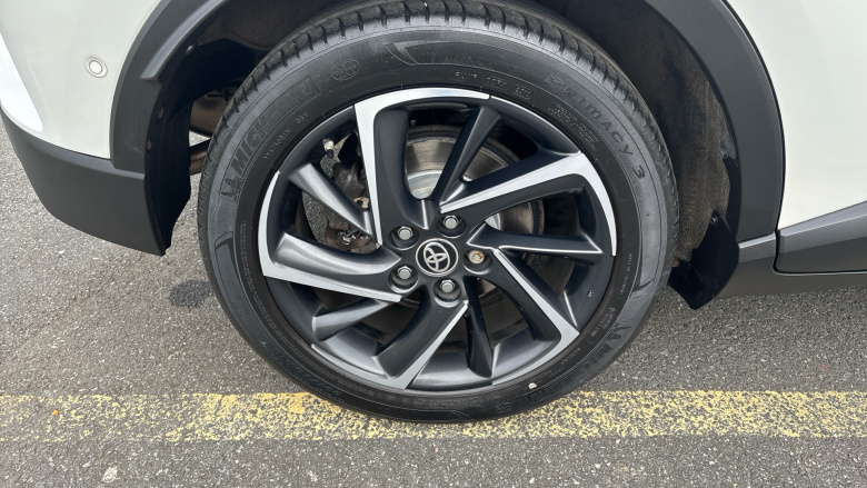 Toyota C-HR 2.0 Hybrid Dynamic 5dr CVT Hybrid Hatchback